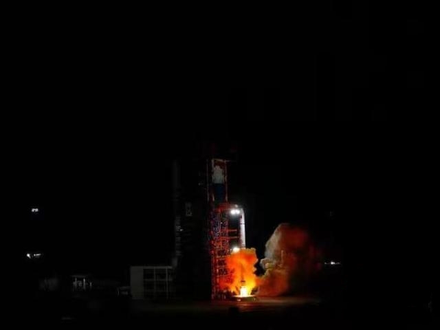 高温线：中国成功发射遥感三十号08组卫星